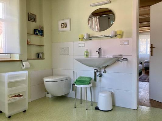 Ferienhaus Badenweiler Zur Alten Damen Badezimmer Obergeschoss